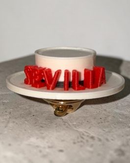 Pin sombrero de Sevilla